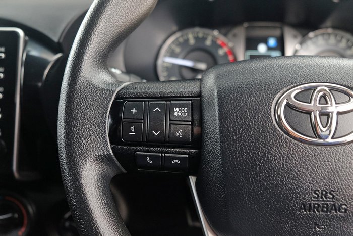 2023 Toyota Hilux SR