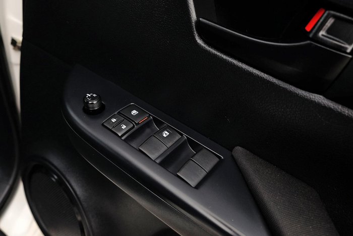 2023 Toyota Hilux SR
