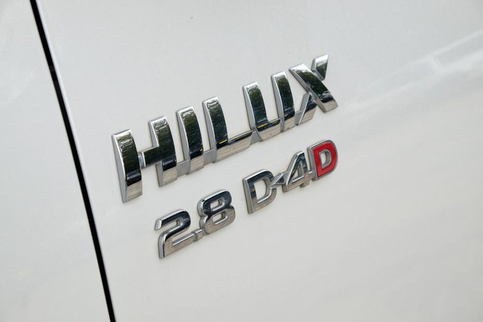 2023 Toyota Hilux SR