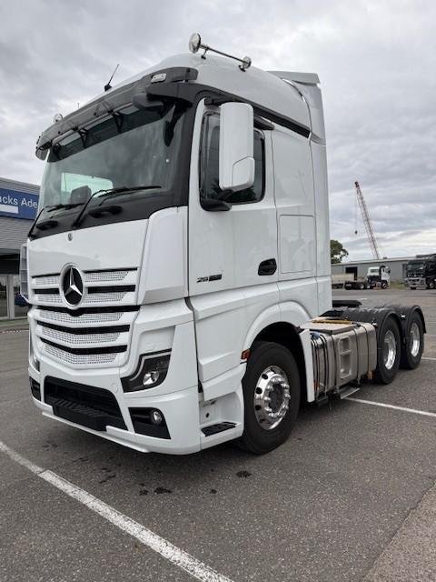 2025 Mercedes-Benz Actros 2663