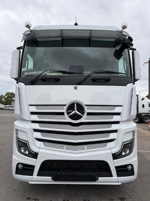 2025 Mercedes-Benz Actros 2663
