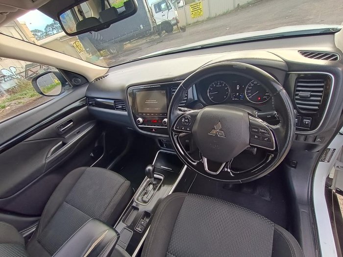 2020 Mitsubishi Outlander ES