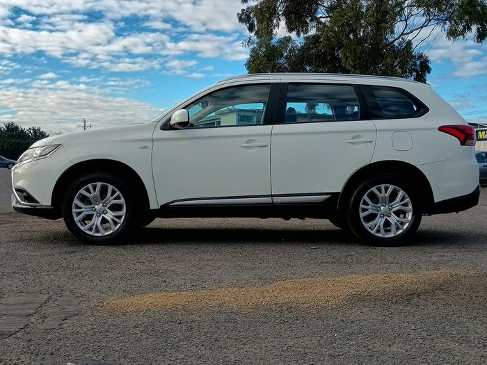 2020 Mitsubishi Outlander ES