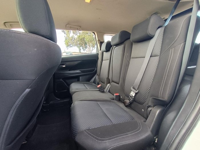 2020 Mitsubishi Outlander ES