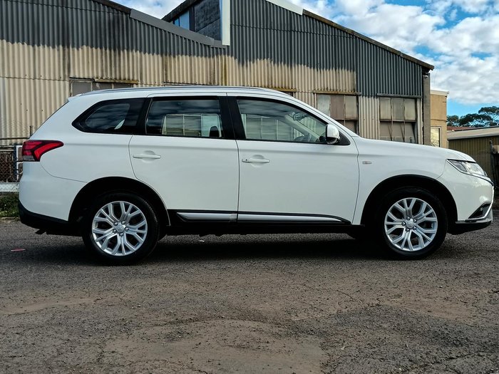 2020 Mitsubishi Outlander ES