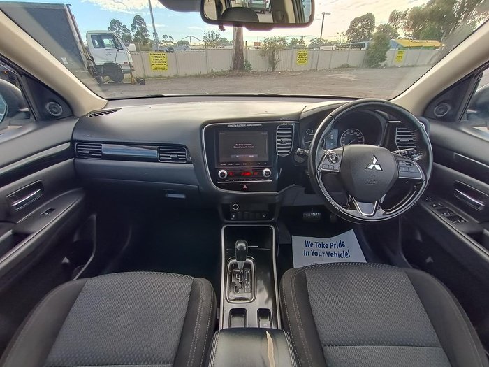 2020 Mitsubishi Outlander ES