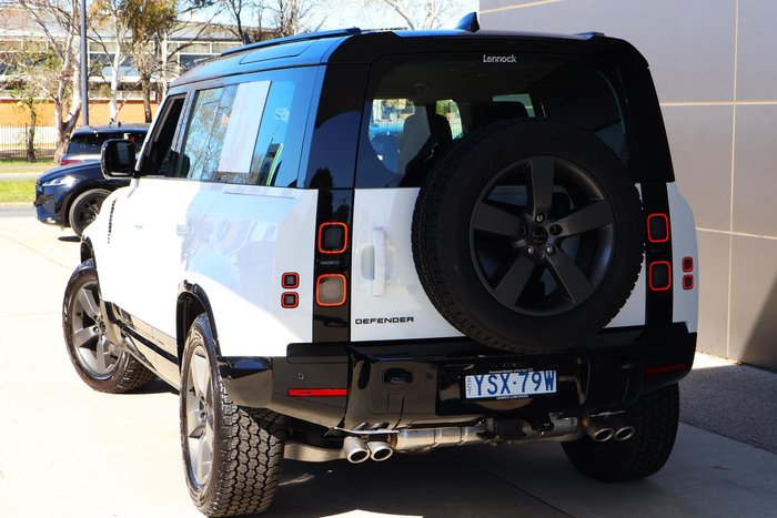 2025 Land Rover Defender 110 P425 X-Dynamic SE