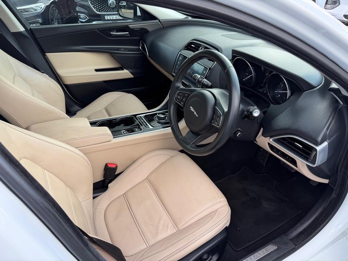 2016 Jaguar XE 20t Prestige