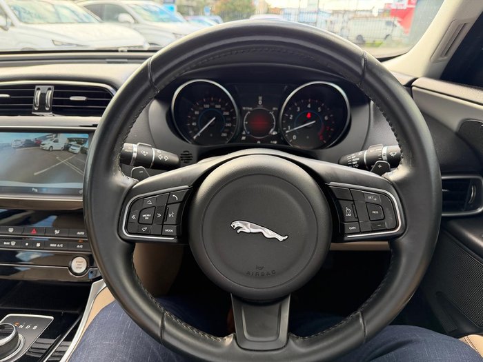 2016 Jaguar XE 20t Prestige