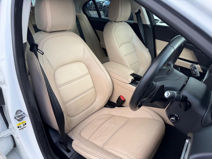 2016 Jaguar XE 20t Prestige