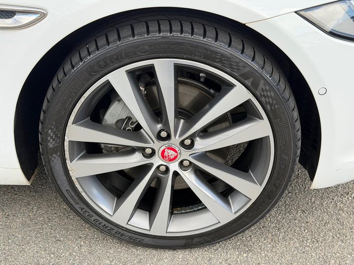 2016 Jaguar XE 20t Prestige