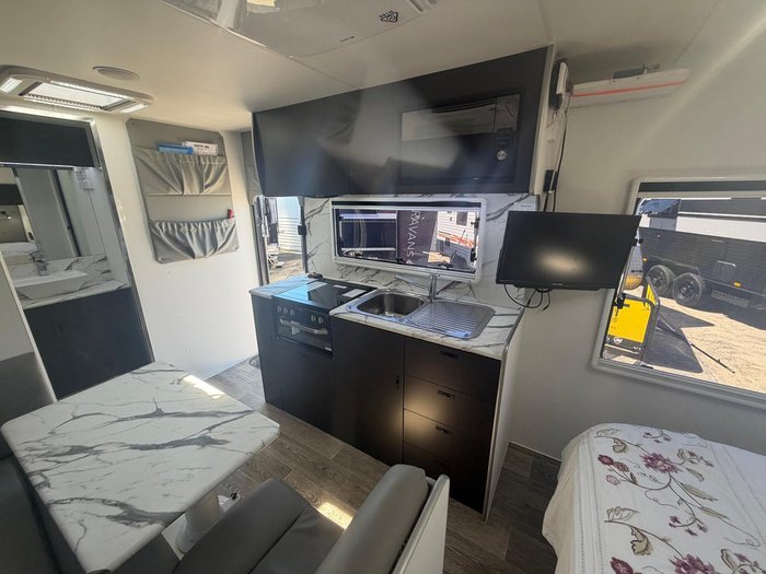 2022 Sunfinder Caravans 18.6 semi off road