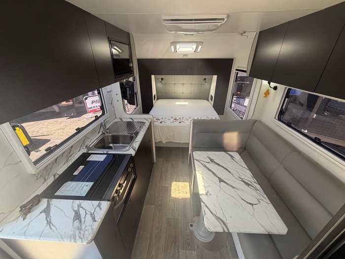 2022 Sunfinder Caravans 18.6 semi off road