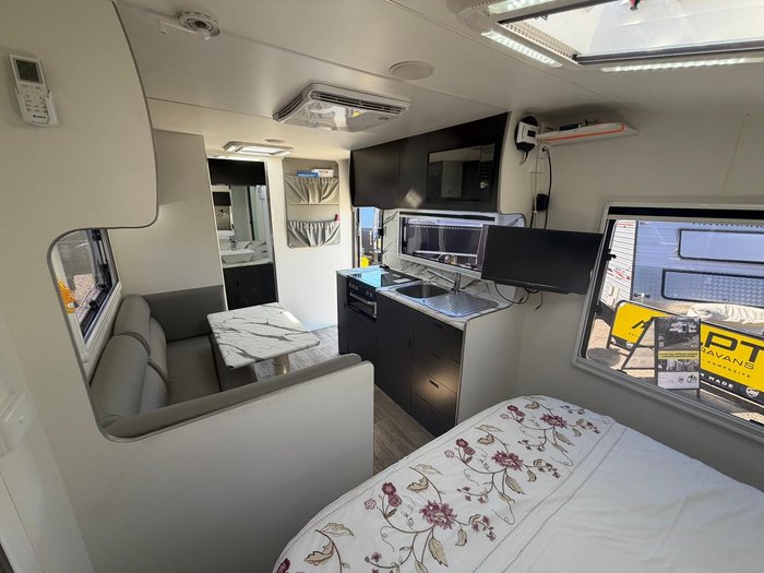 2022 Sunfinder Caravans 18.6 semi off road