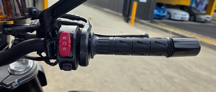 2024 CFMOTO 450 NK WHITE
