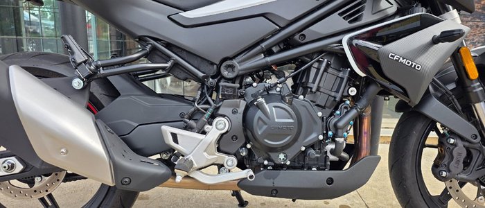 2024 CFMOTO 450 NK WHITE
