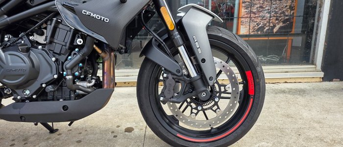 2024 CFMOTO 450 NK WHITE