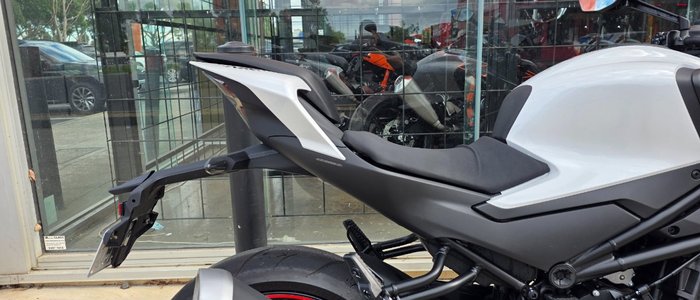 2024 CFMOTO 450 NK WHITE