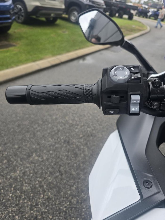 2025 Suzuki GSX-S1000 GT GSX-S White
