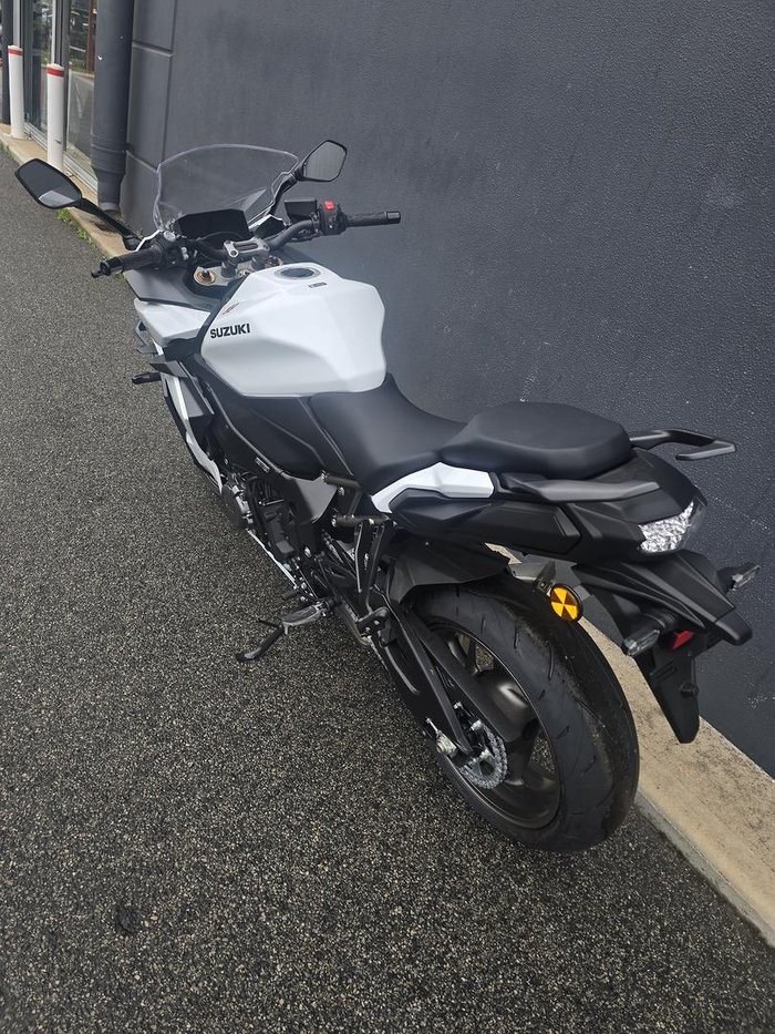 2025 Suzuki GSX-S1000 GT GSX-S White