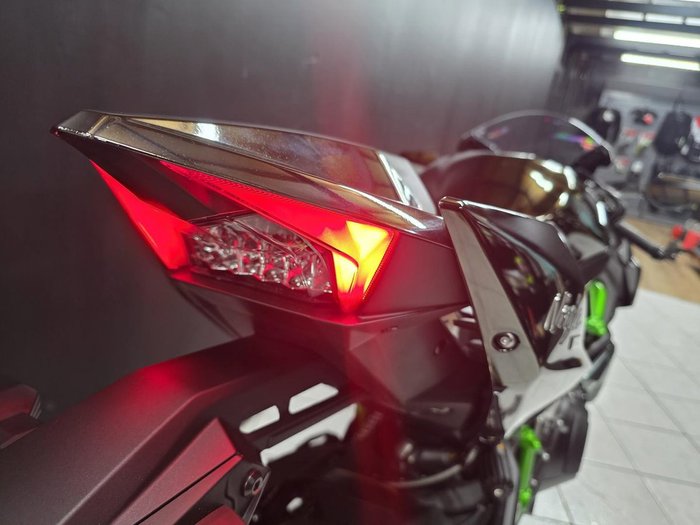2025 Kawasaki NINJA H2 Grey