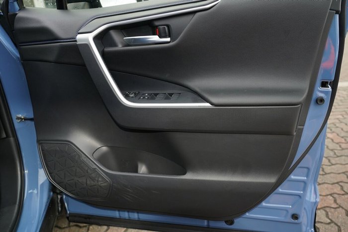 2025 Toyota RAV4 XSE