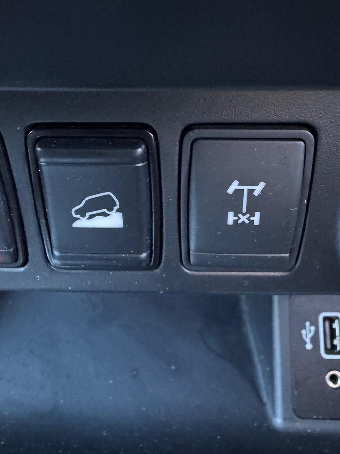 2021 Nissan Navara ST-X D23 MY21 4X4 Dual Range WHITE