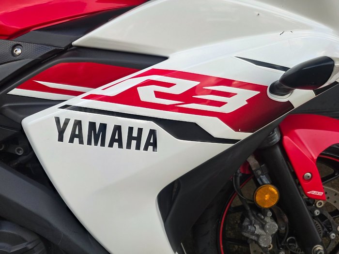 2015 Yamaha YZF-R3 ABS RED