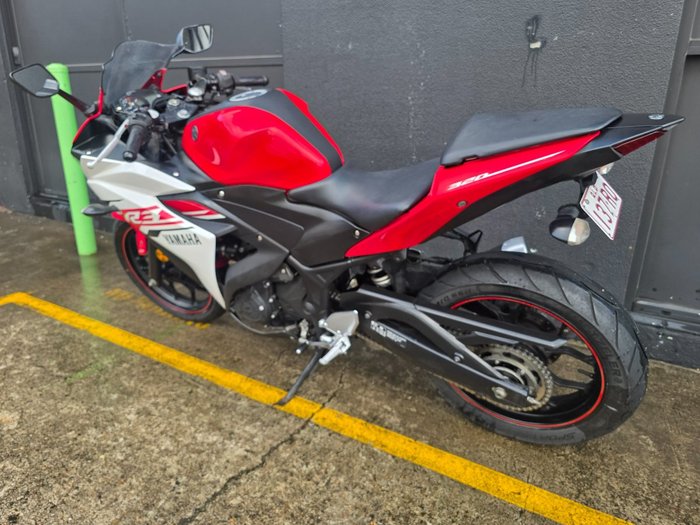 2015 Yamaha YZF-R3 ABS RED