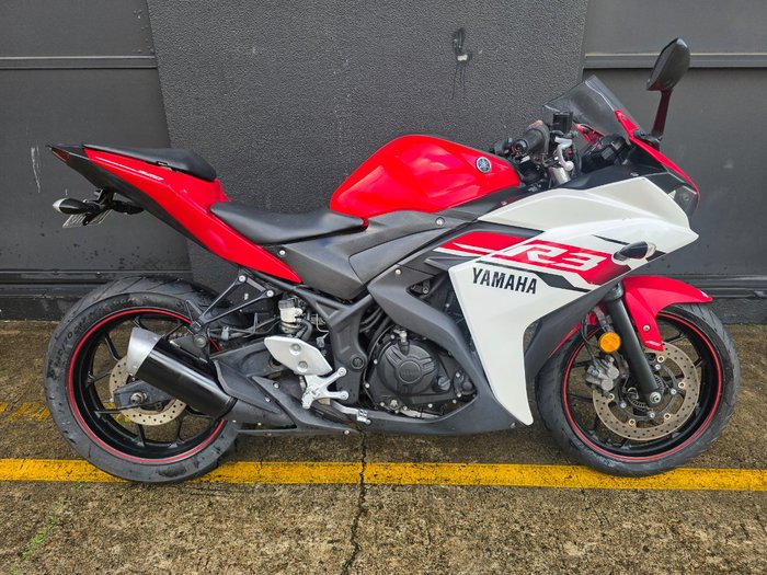 2015 Yamaha YZF-R3 ABS RED