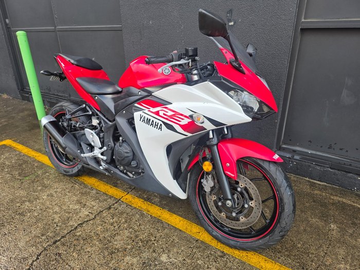 2015 Yamaha YZF-R3 ABS RED