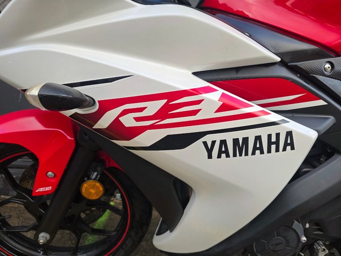 2015 Yamaha YZF-R3 ABS RED