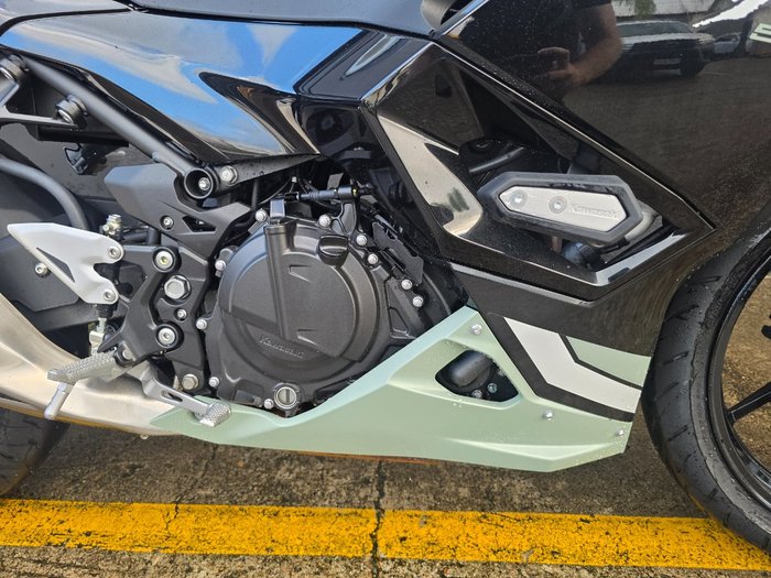 2026 Kawasaki NINJA 500 SE (LAMS) WHITE