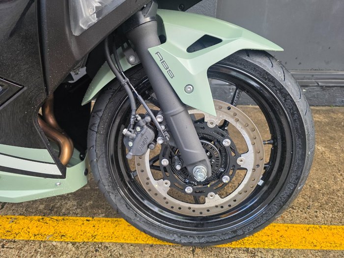 2026 Kawasaki NINJA 500 SE (LAMS) WHITE