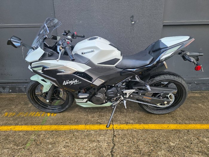 2026 Kawasaki NINJA 500 SE (LAMS) WHITE