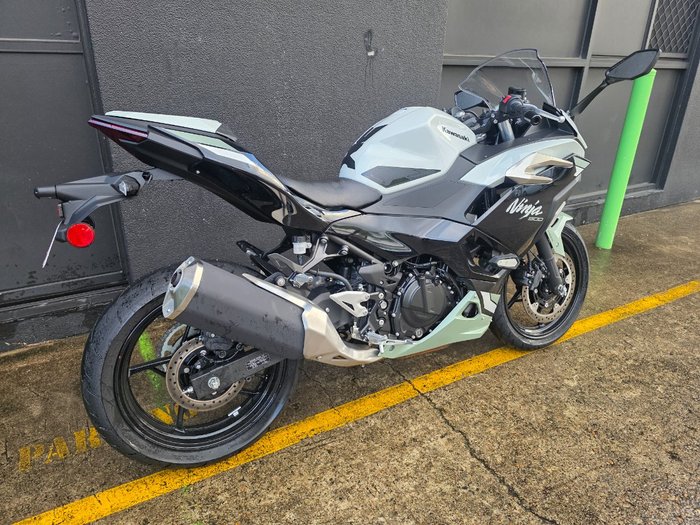 2026 Kawasaki NINJA 500 SE (LAMS) WHITE