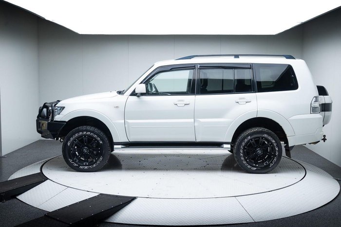 2017 Mitsubishi Pajero GLX