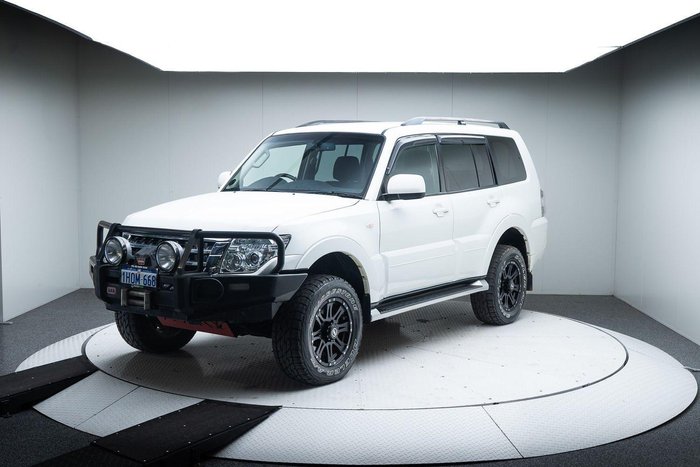 2017 Mitsubishi Pajero GLX