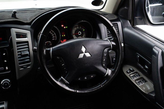 2017 Mitsubishi Pajero GLX