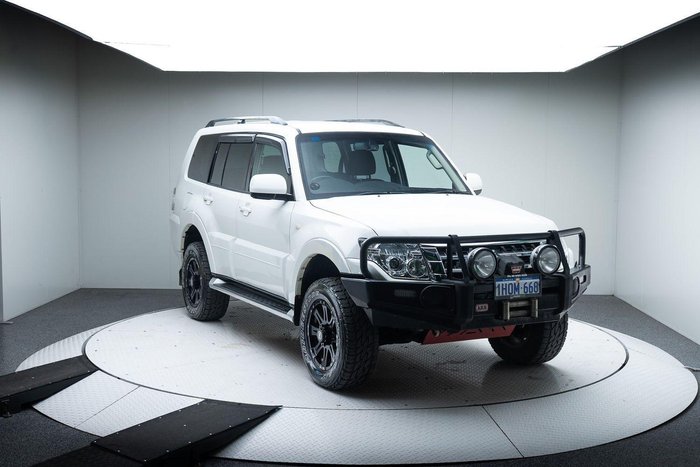 2017 Mitsubishi Pajero GLX