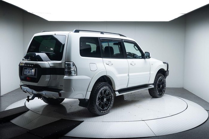 2017 Mitsubishi Pajero GLX