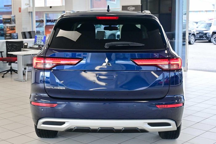 2024 Mitsubishi Outlander LS