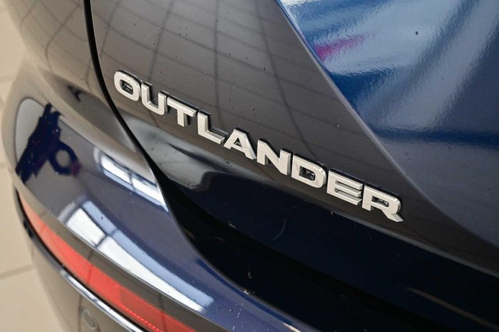 2024 Mitsubishi Outlander LS