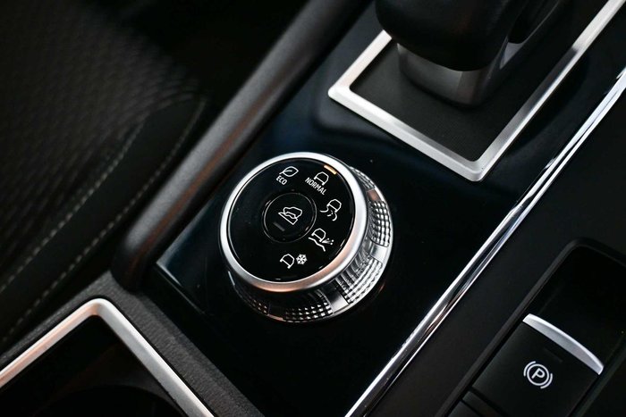 2024 Mitsubishi Outlander LS