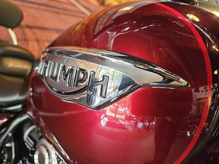 2014 Triumph Thunderbird Commander Thunderbird Red