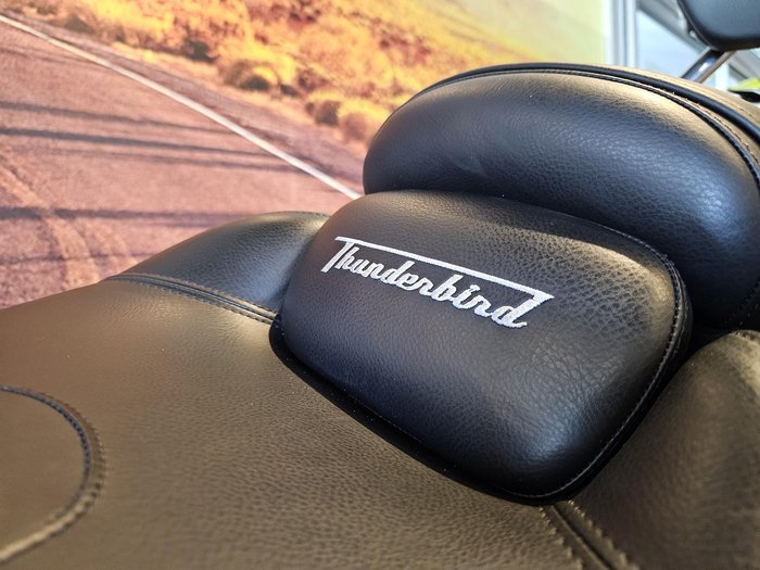 2014 Triumph Thunderbird Commander Thunderbird Red