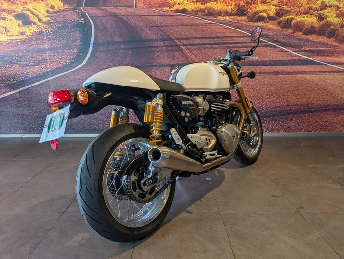 2018 Triumph Thruxton 1200 R Thruxton White