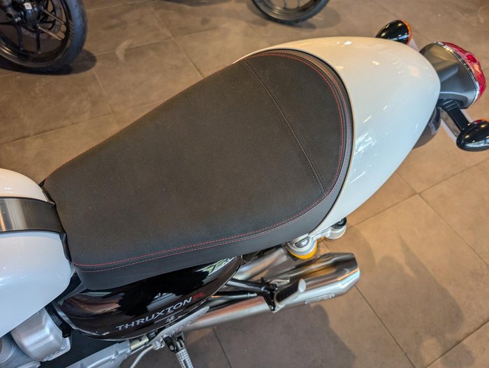 2018 Triumph Thruxton 1200 R Thruxton White