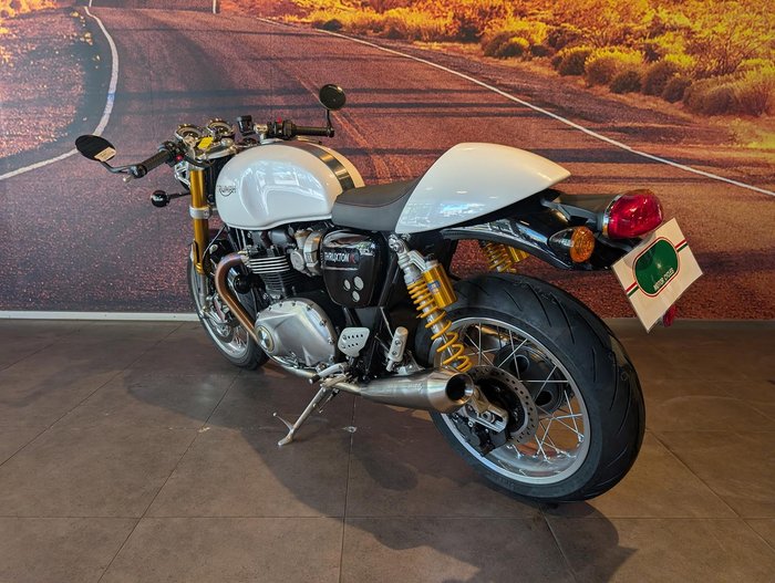 2018 Triumph Thruxton 1200 R Thruxton White