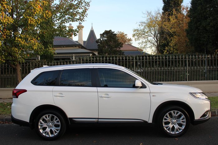 2019 Mitsubishi Outlander ES ZL MY20 White